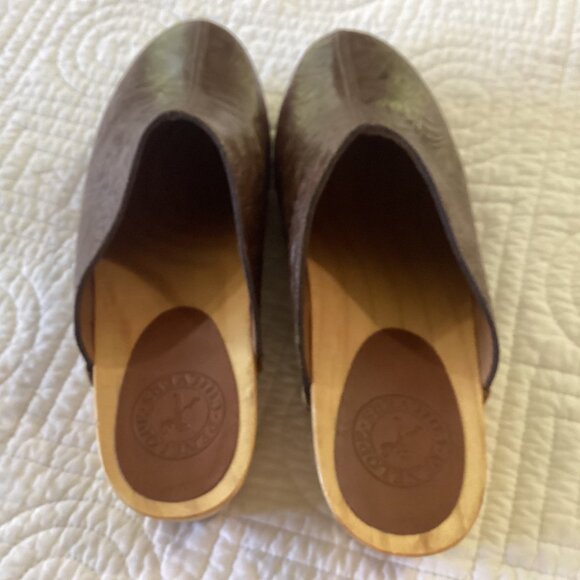 Penelope Chilvers Brown Embossed Leather Wood Women Clogs Shoes Size 37 Spain - Picture 2 of 12